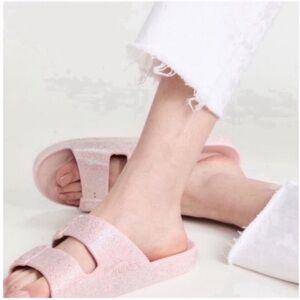 NWT Mosses Women’s Pink Glitter Slide Sandals Size 10.5